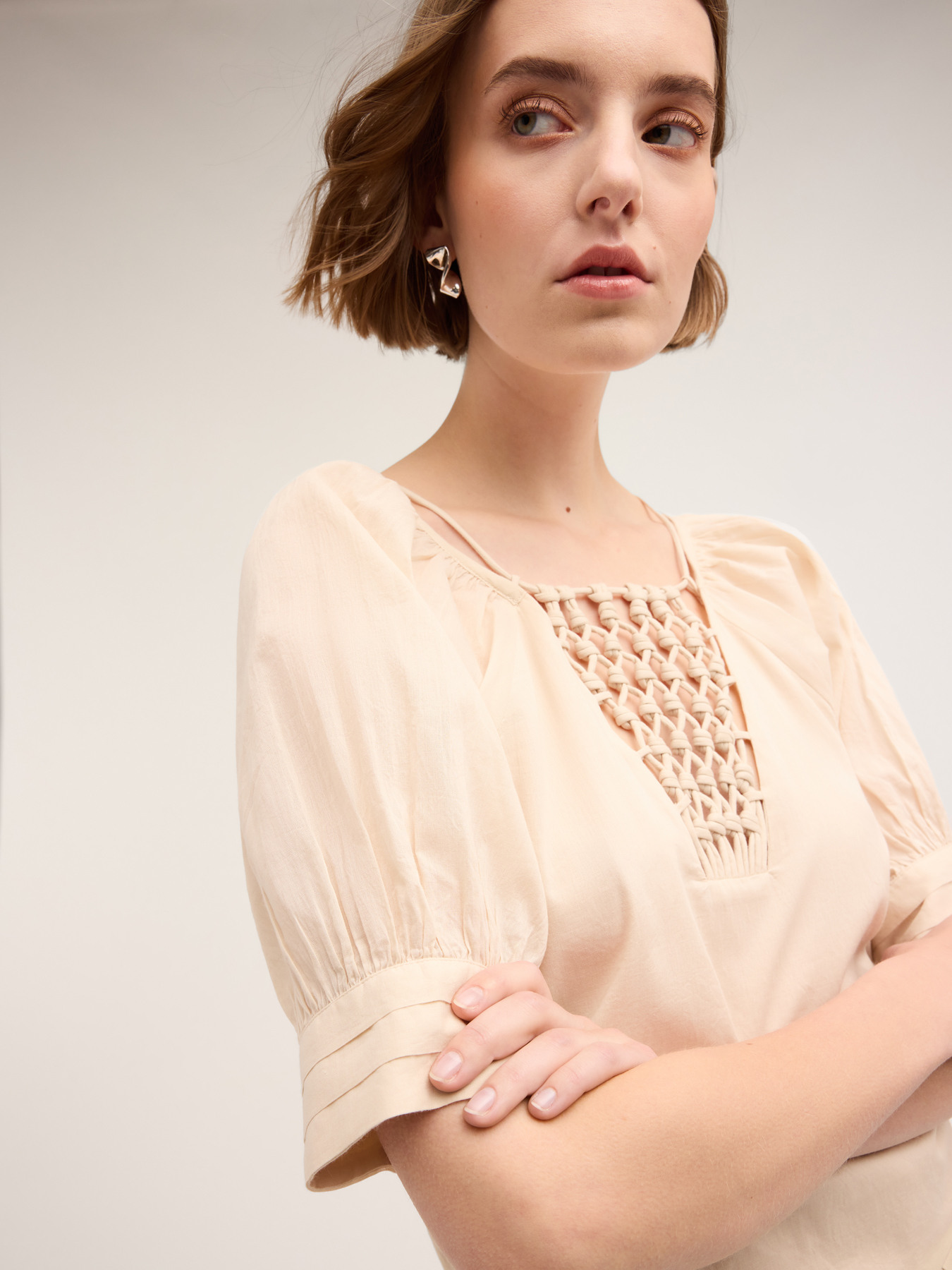 Blusa &eacute;tnica bordada image number 2