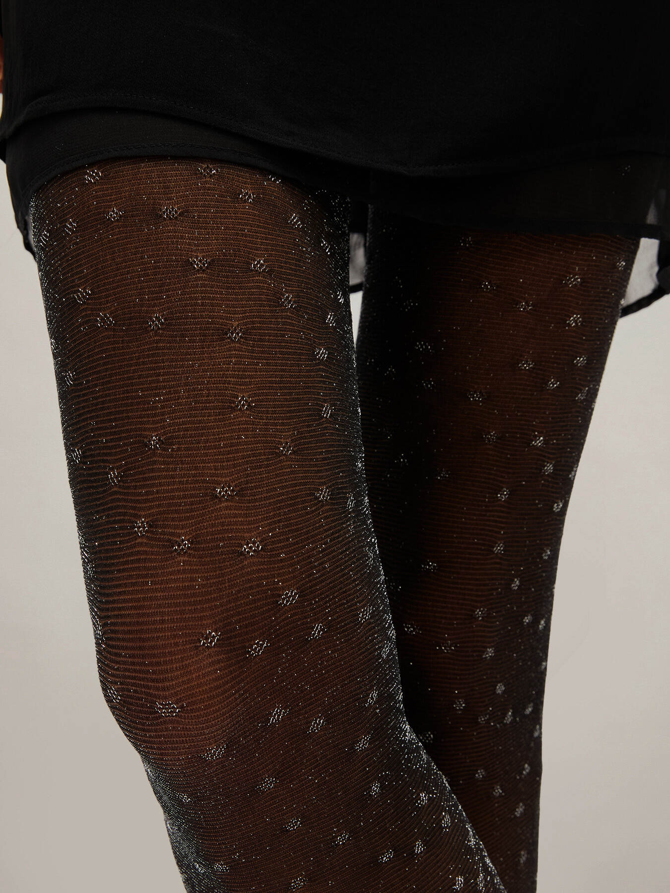 Collant voil&eacute; &agrave; pois glitter image number 2