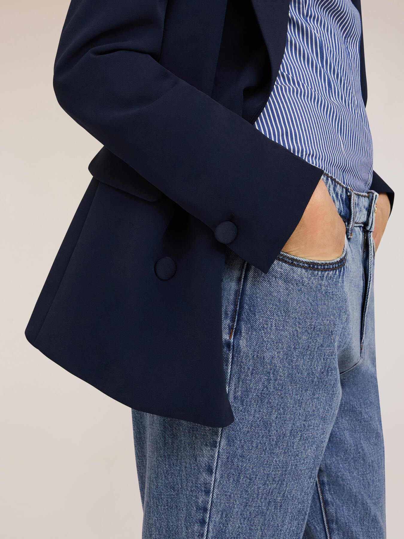 Blazer doppiopetto over image number 3