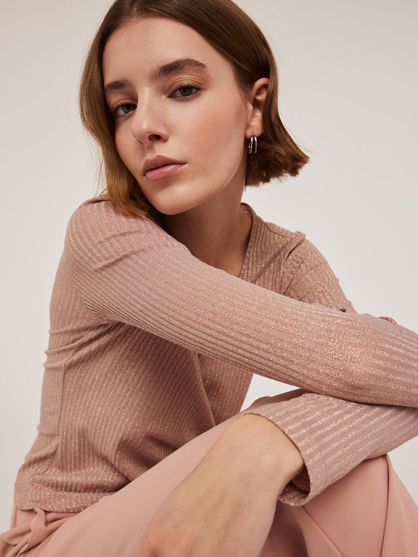 Pull cache-c&oelig;ur &agrave; c&ocirc;tes lurex image number 2