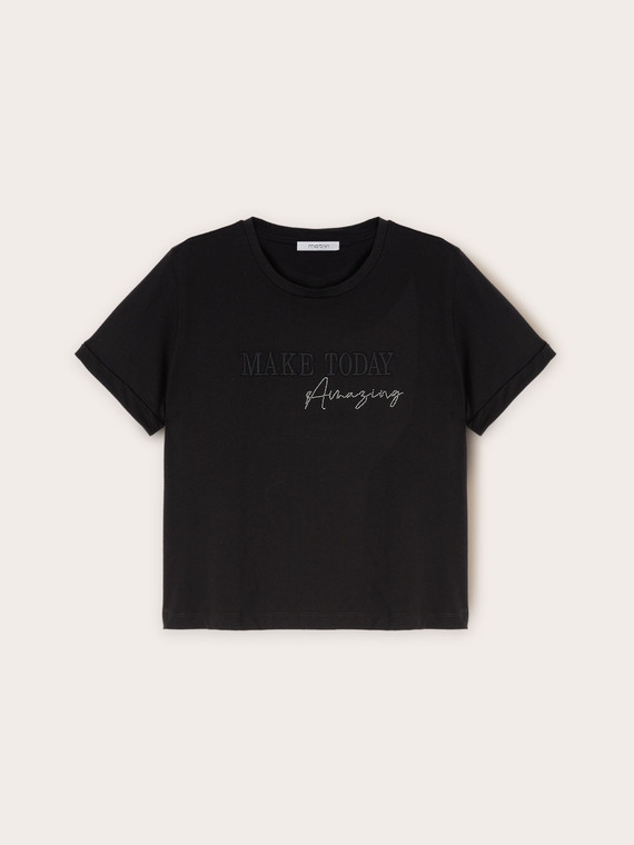T-shirt boxy con scritta ricamata