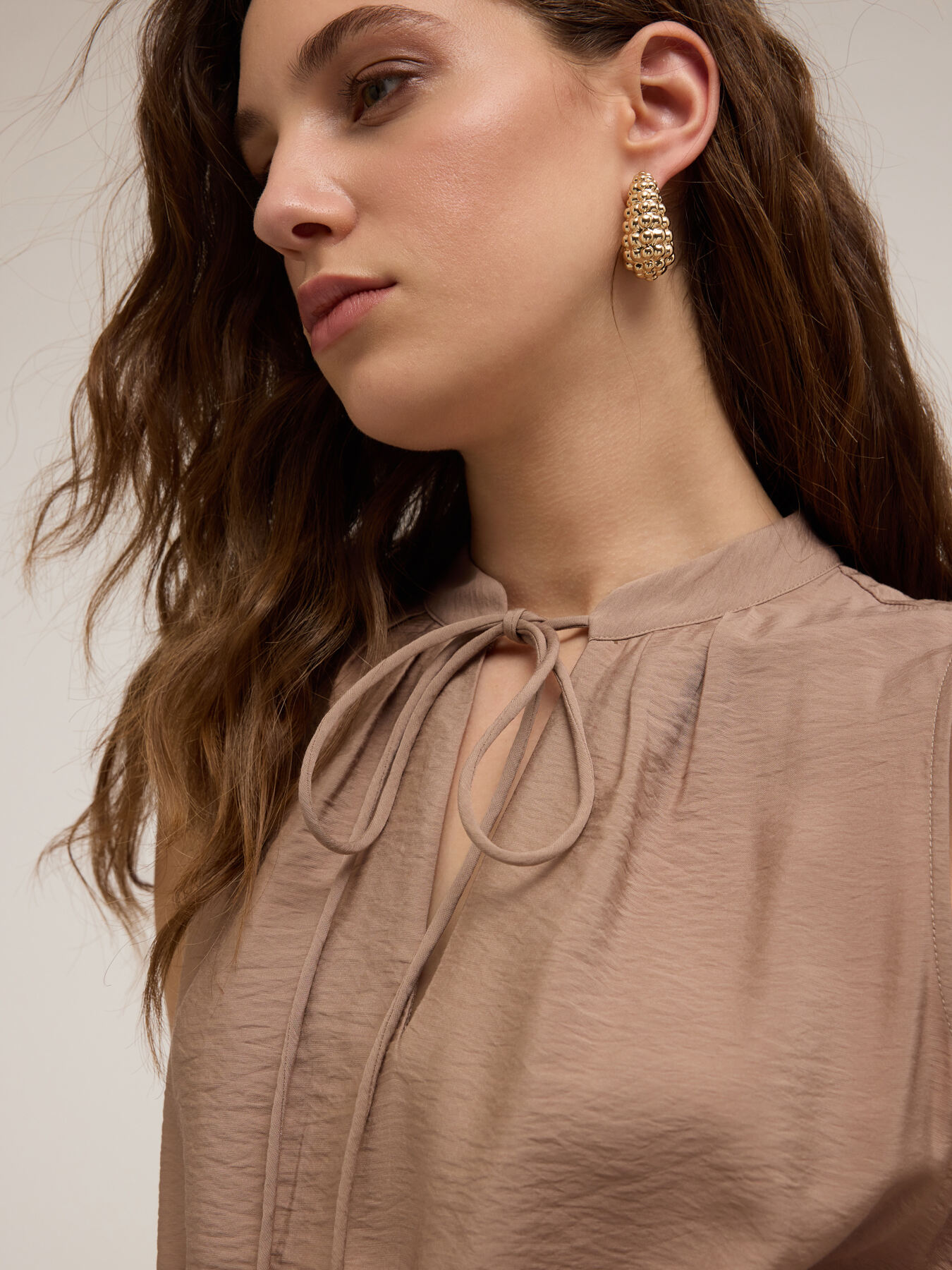 Vestido mini con bolsillos de raso image number 3