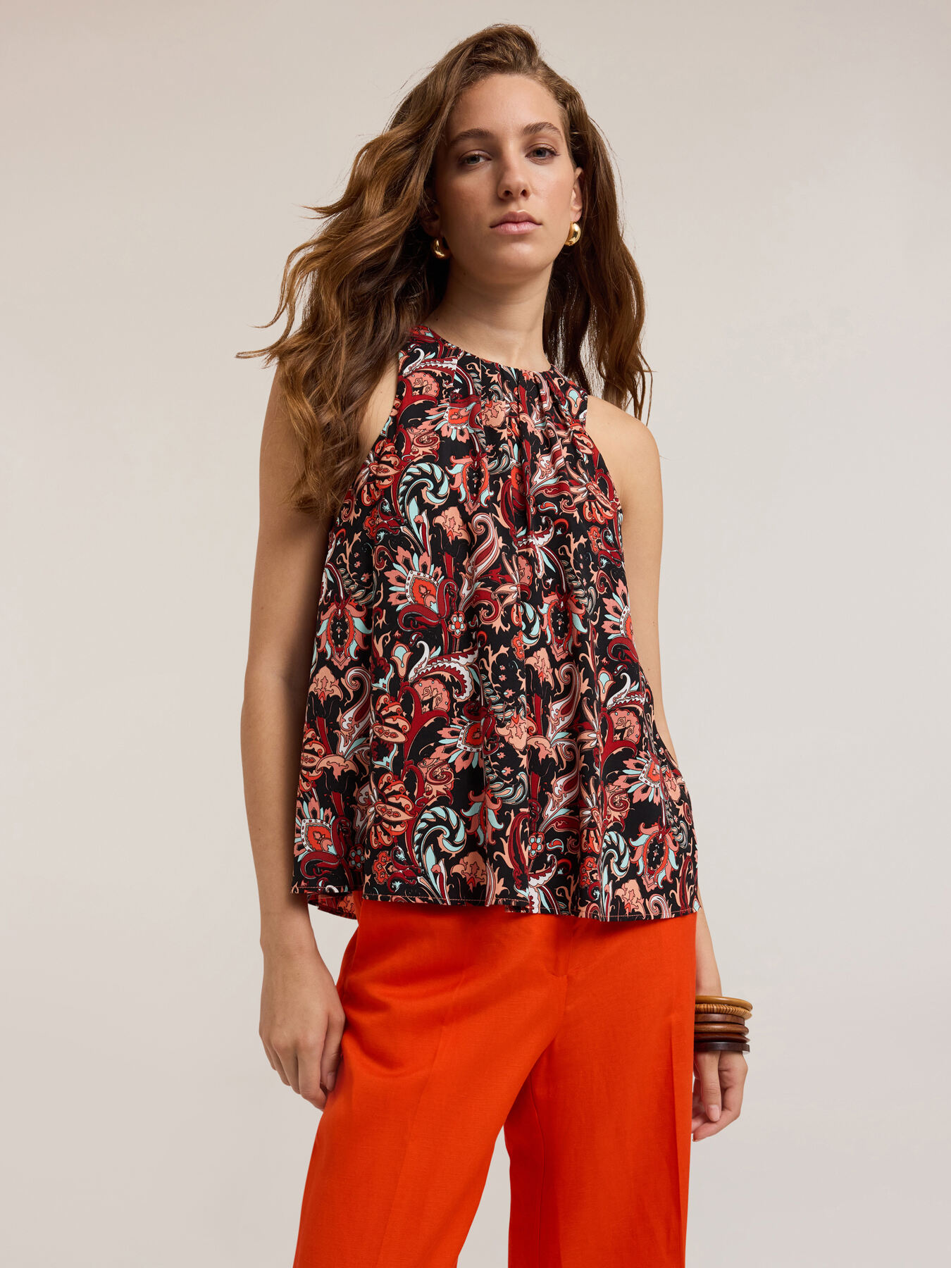 Top con fantas&iacute;a &eacute;tnica image number 2