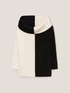 Zweifarbiger Pullover mit weitem Kragen image number 4