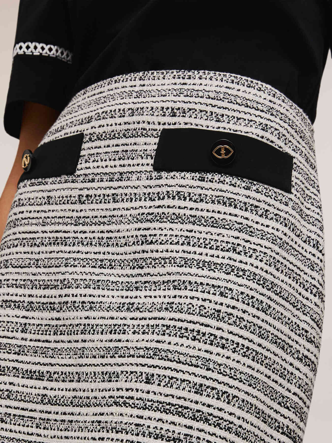 Short yarn-dyed tweed skirt image number 3