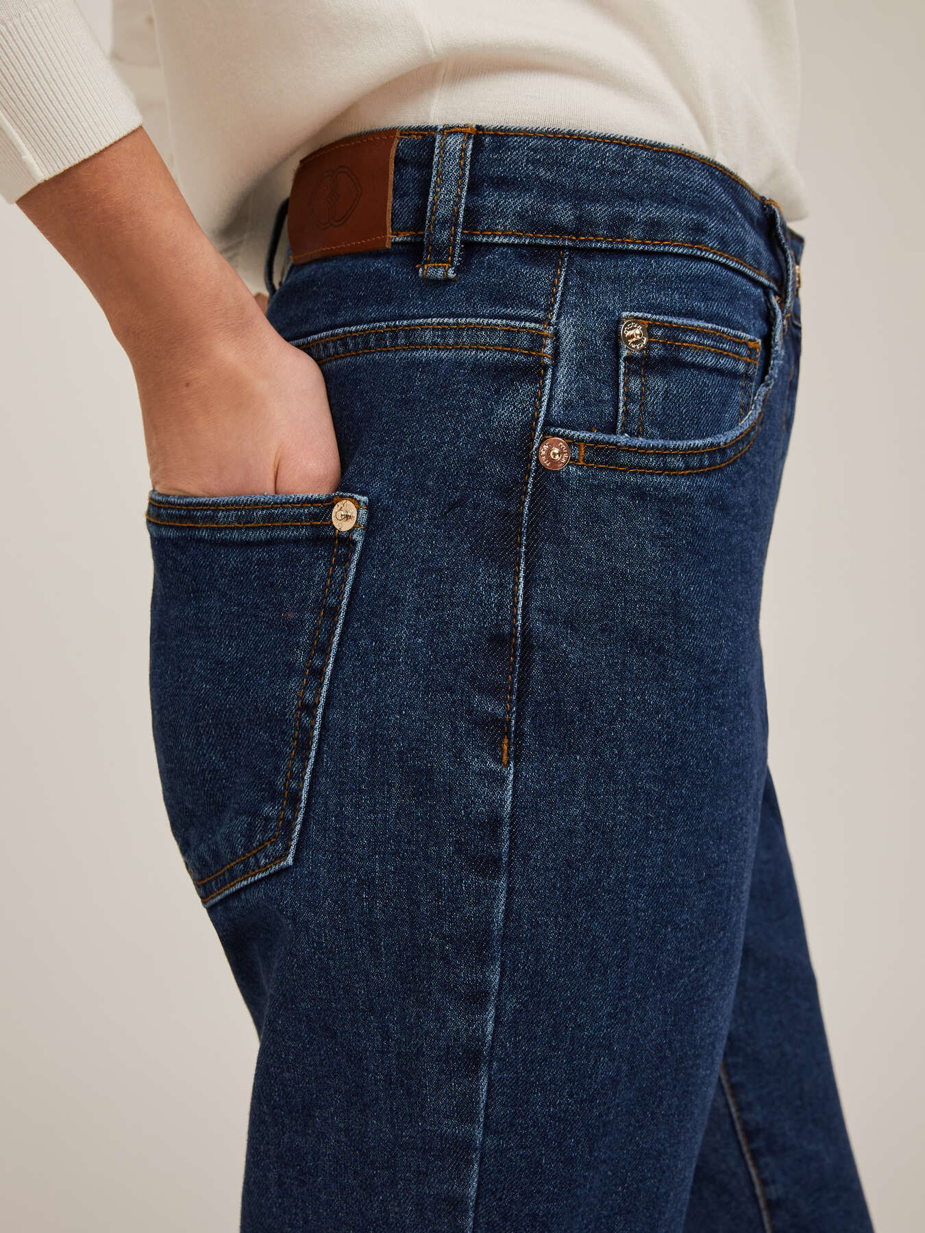 Jeans mum fit Elsa image number 2