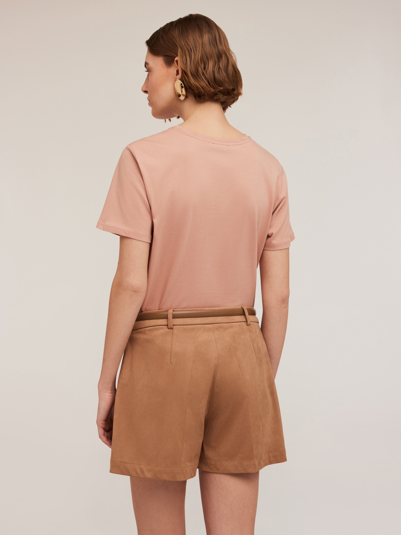 T-shirt con paillettes e scritta ricamata image number 1