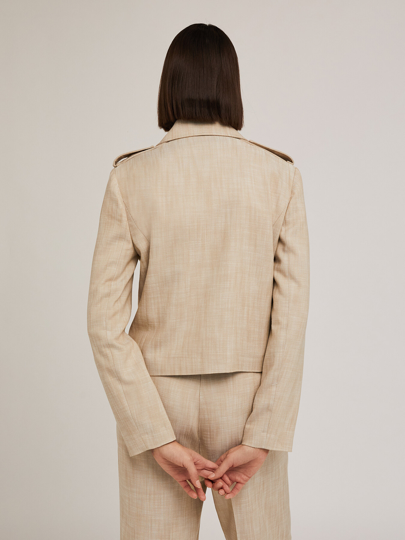 Chaqueta corta de doble botonadura en poliviscosa image number 1