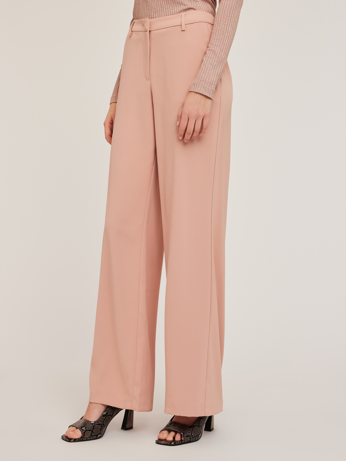 Pantaloni palazzo in envers satin image number 2