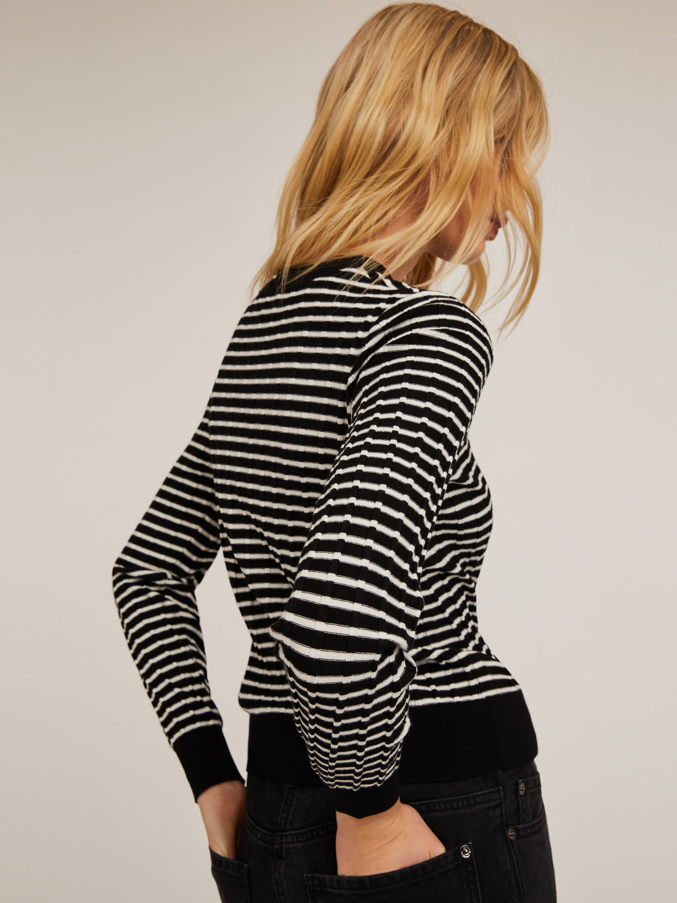 Cardigan a coste tridimensionali image number 1