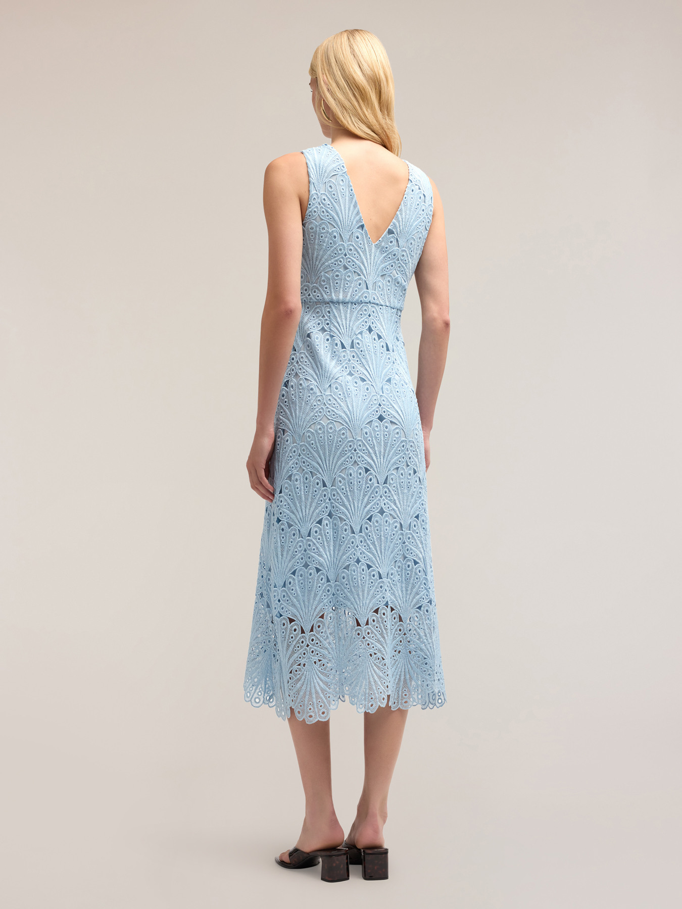 Robe midi en dentelle macram&eacute; image number 1