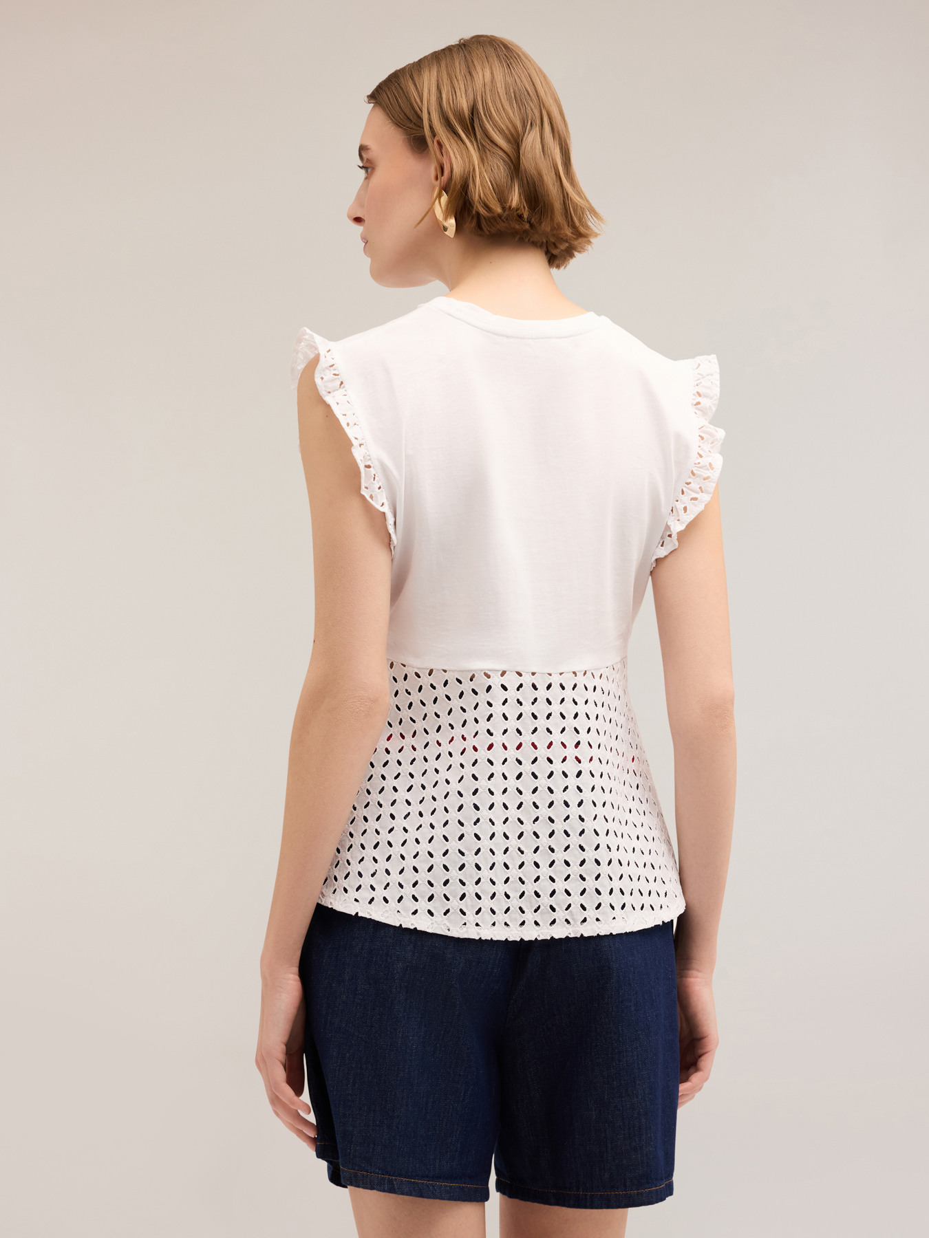 Camiseta sin mangas con inserto de bordado ingl&eacute;s image number 1