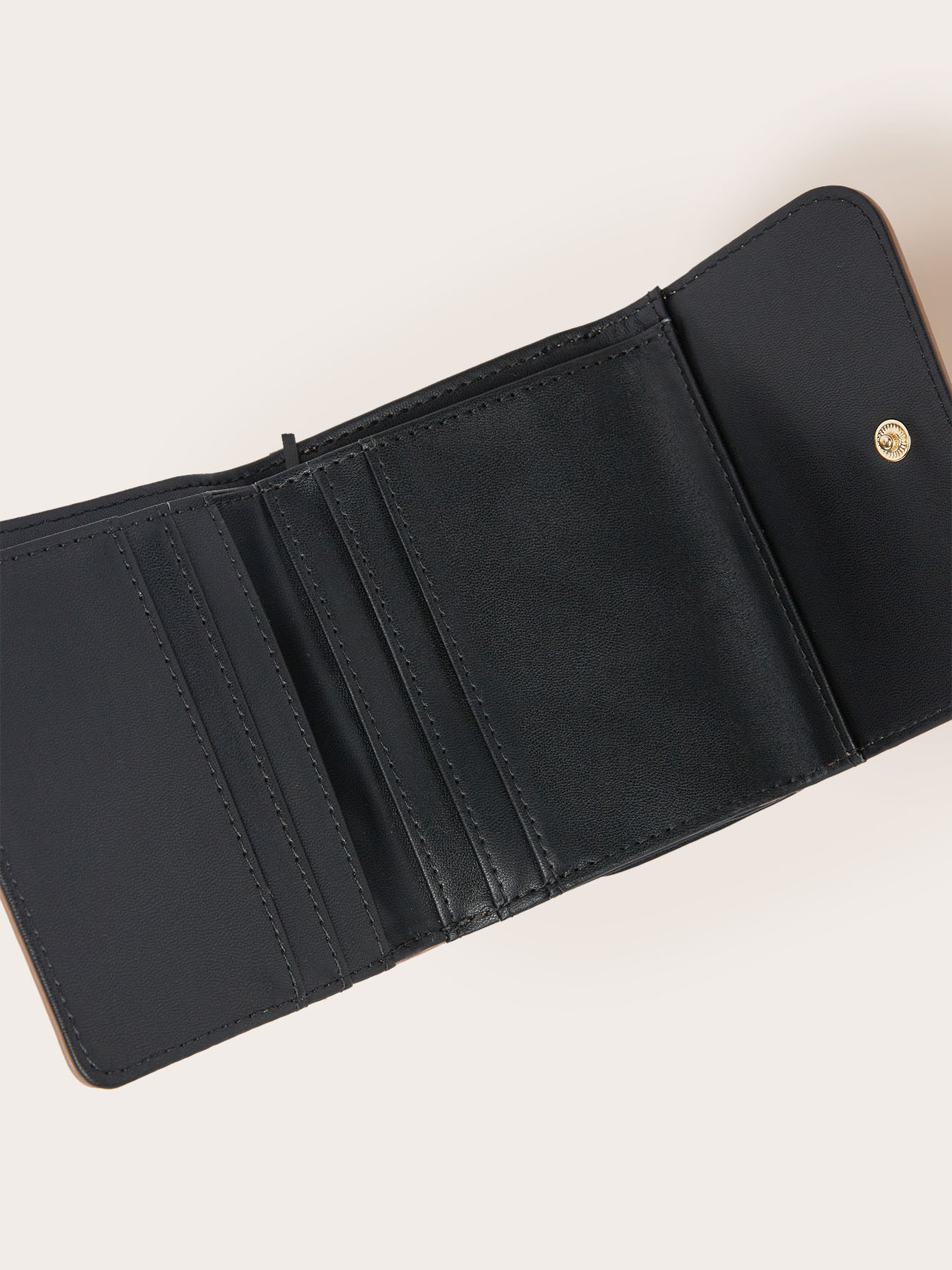 Billetera con colgantes image number 2