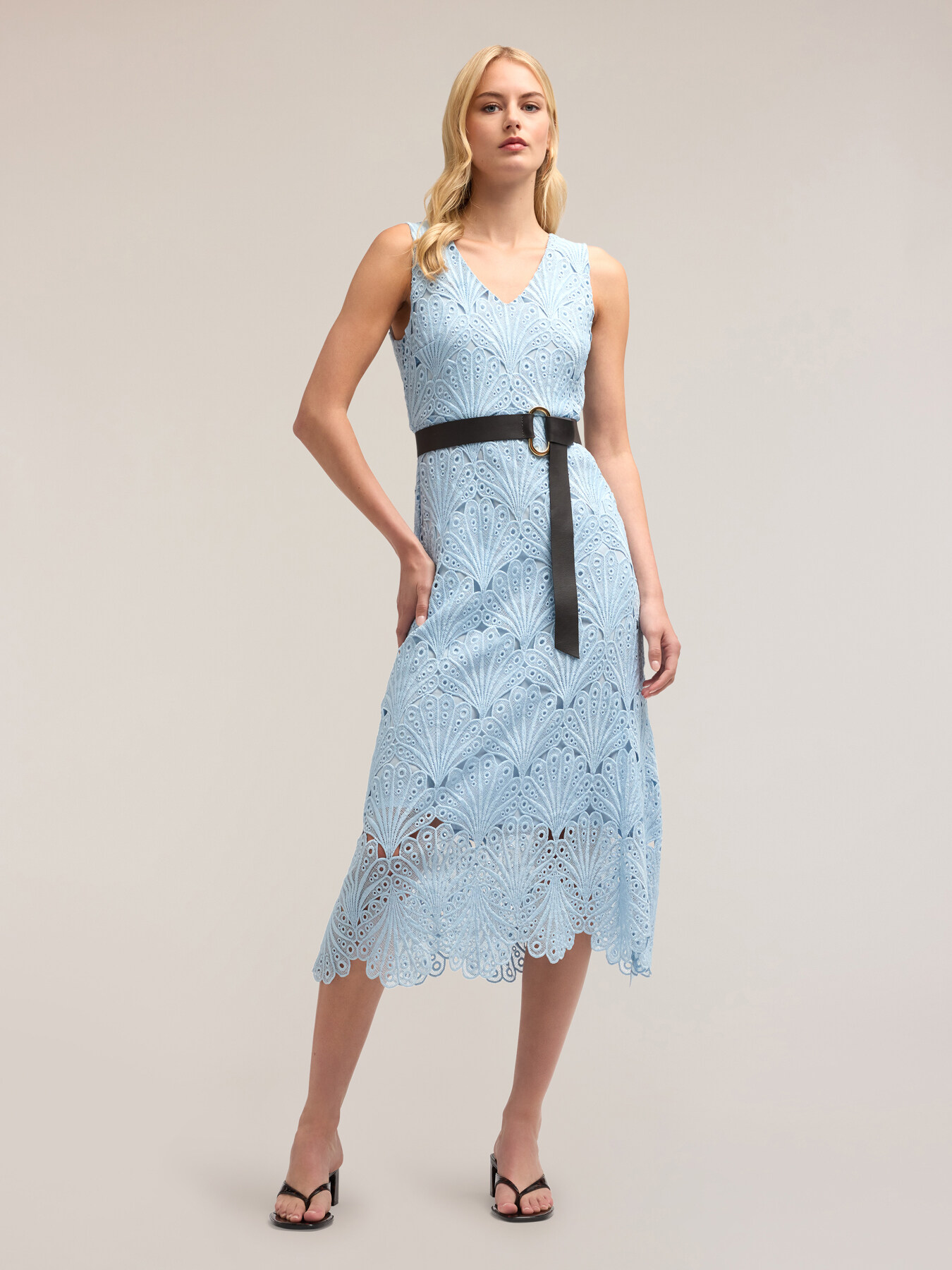 Robe midi en dentelle macram&eacute; image number 0