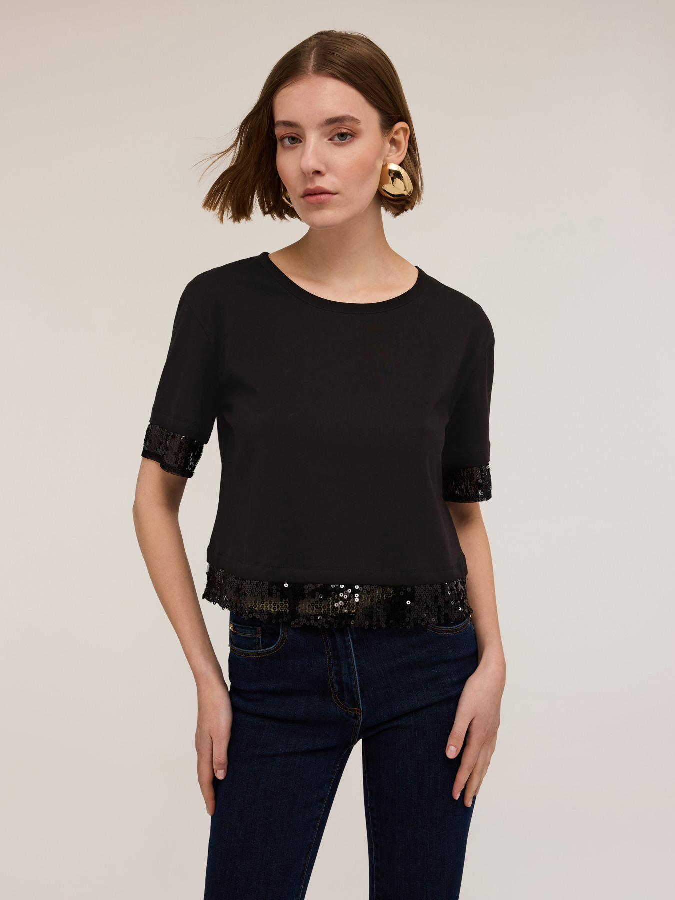 Camiseta con bordes de lentejuelas image number 2