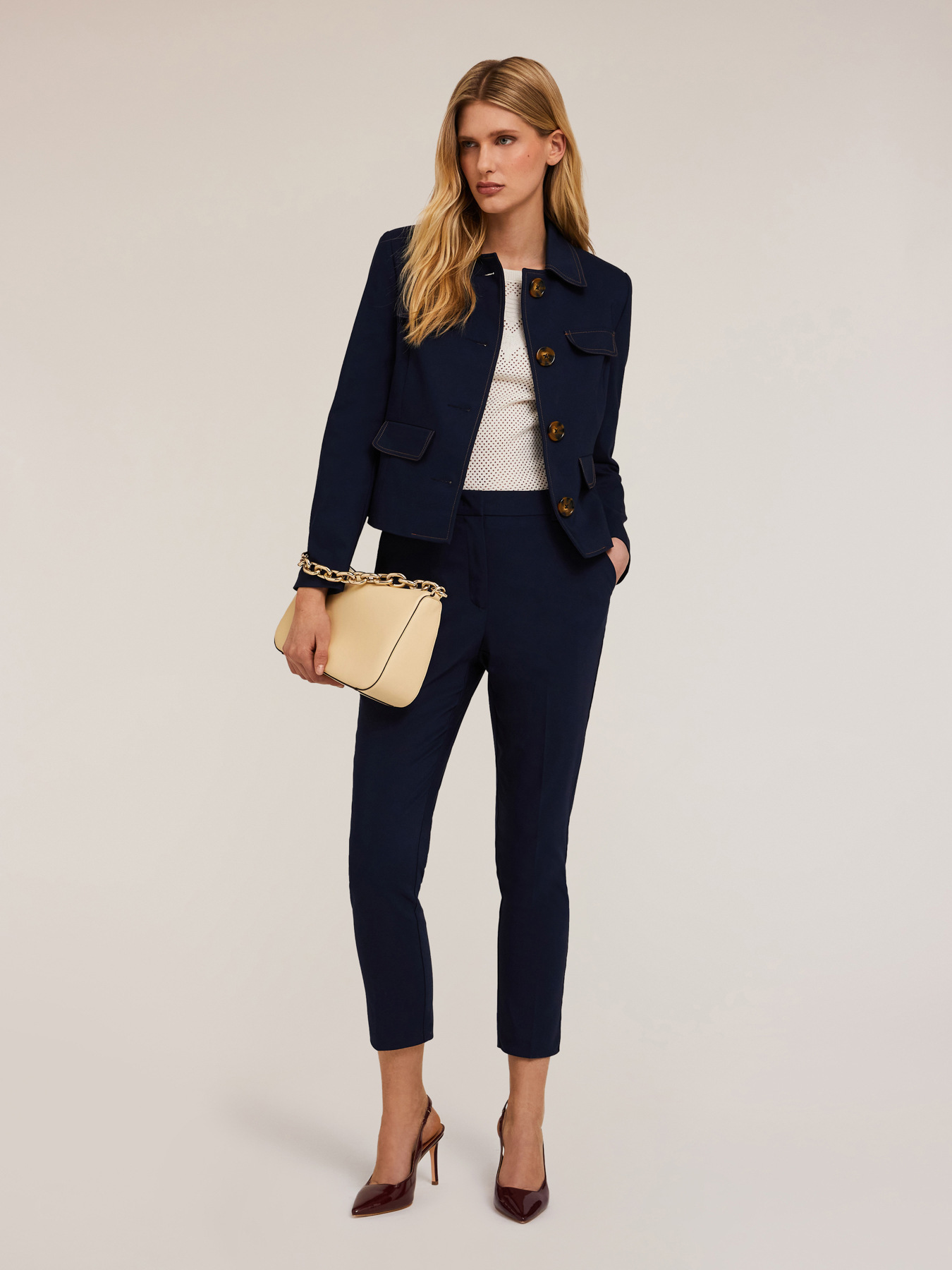 Pantal&oacute;n regular de tejido t&eacute;cnico image number 2