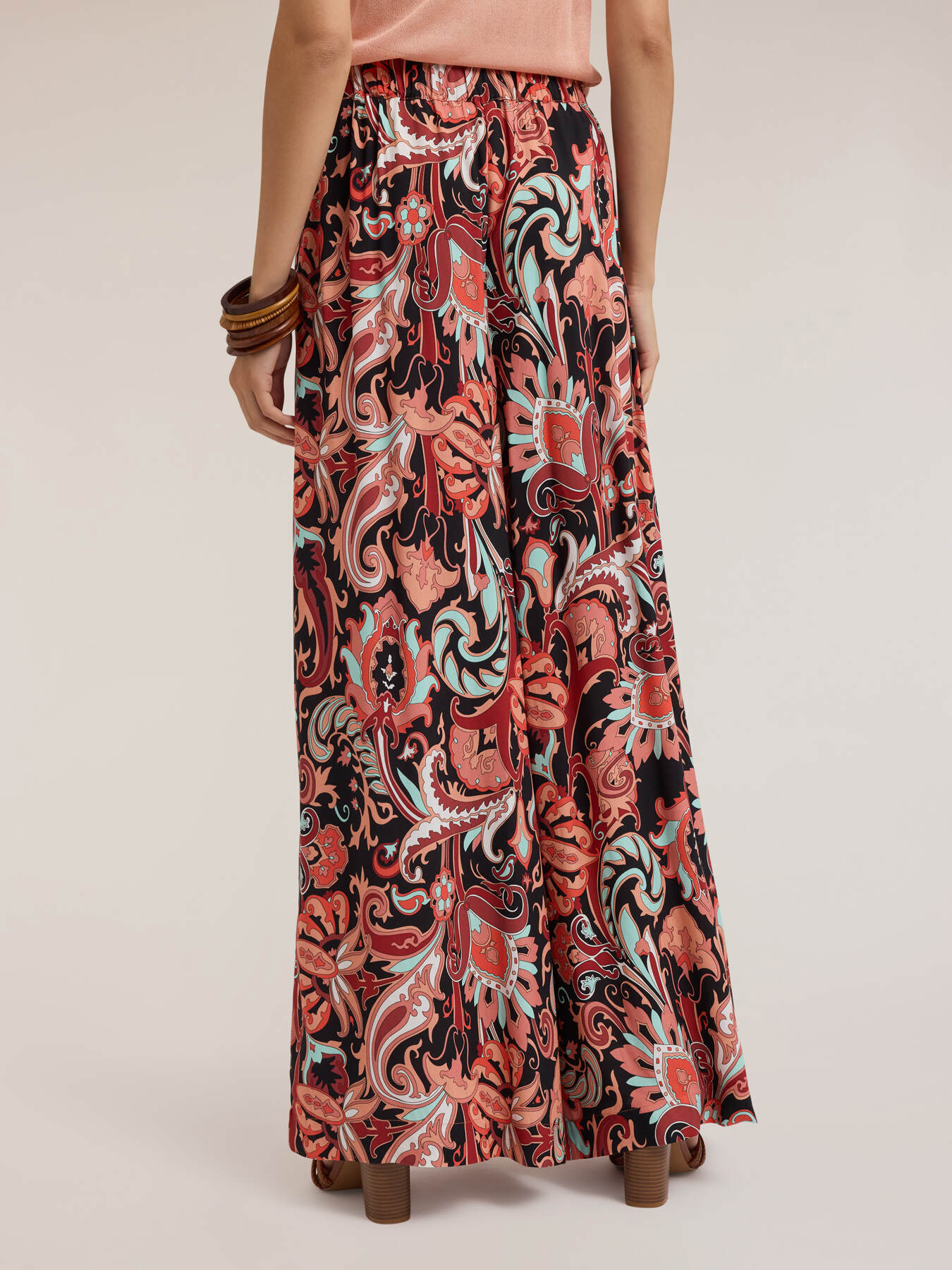 Flie&szlig;ende Palazzo-Hose mit ethnischem Muster image number 1