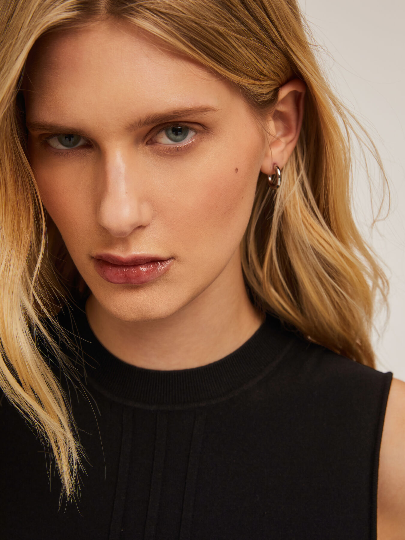 Top in maglia con motivo a coste image number 2