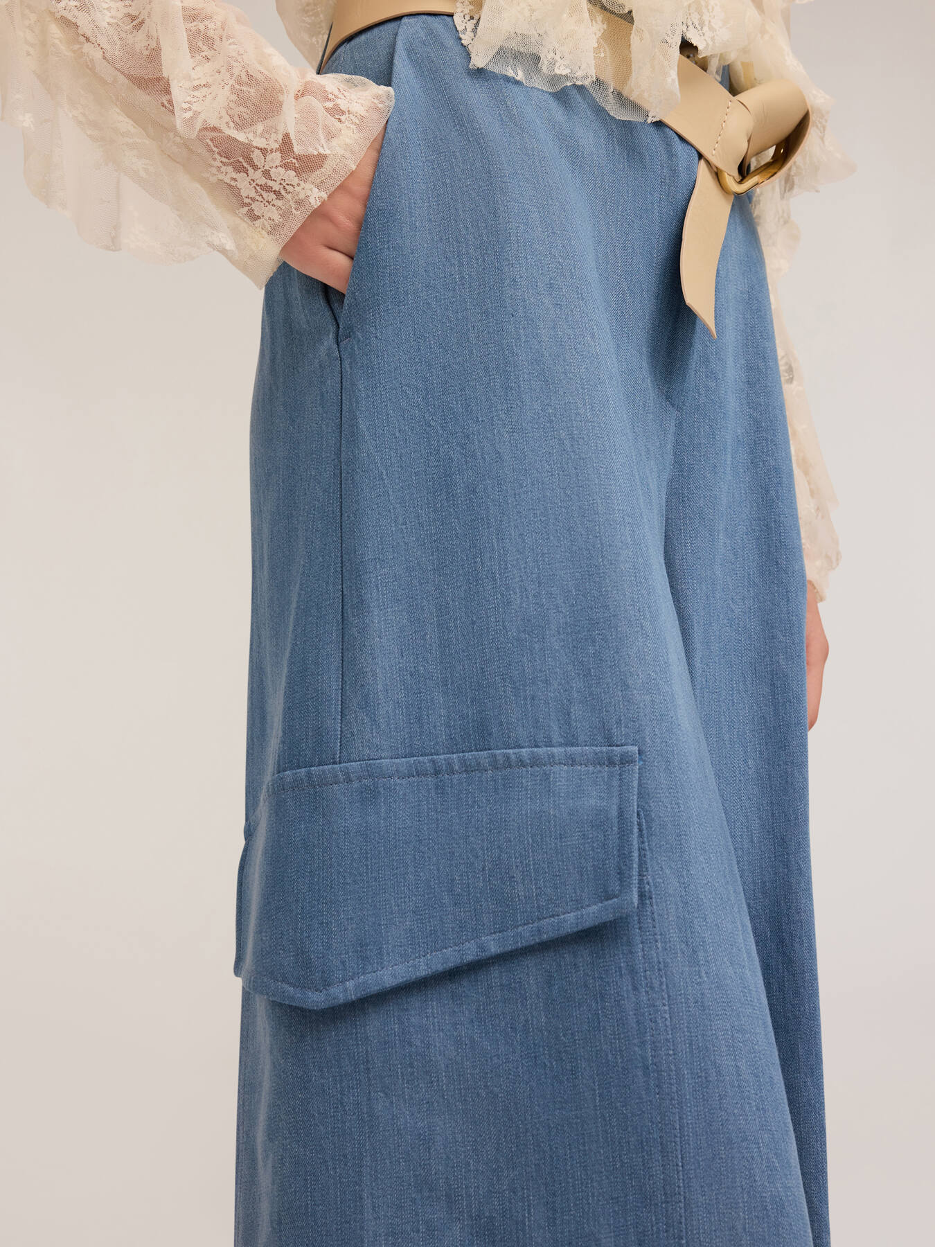 Lyocell Bermuda shorts with cargo pockets image number 2