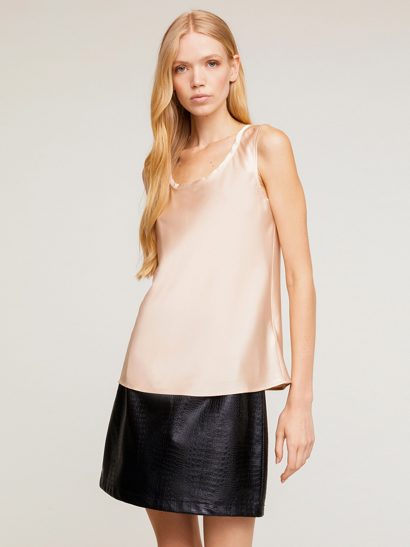 Top b&aacute;sico de raso image number 0