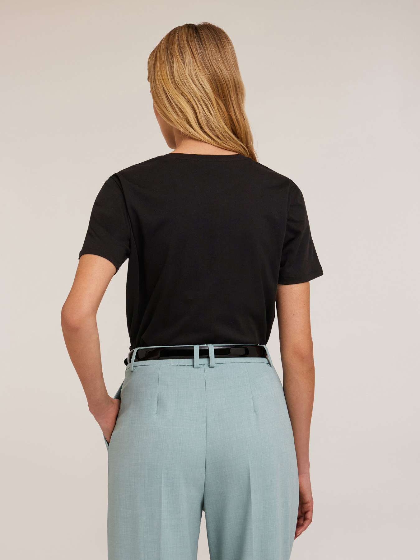 T-shirt with sequins and embroidered lettering image number 1